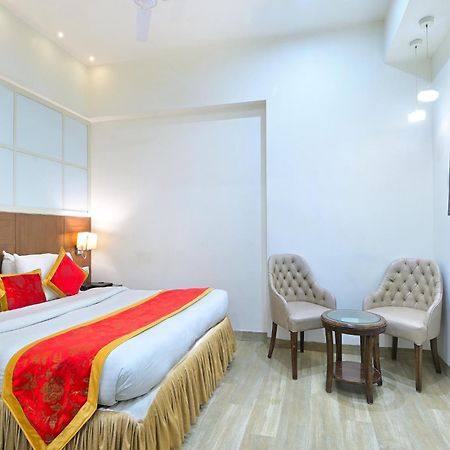 Hotel Hari Piorko New Delhi Exteriör bild