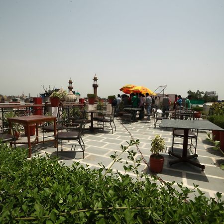 Hotel Hari Piorko New Delhi Exteriör bild