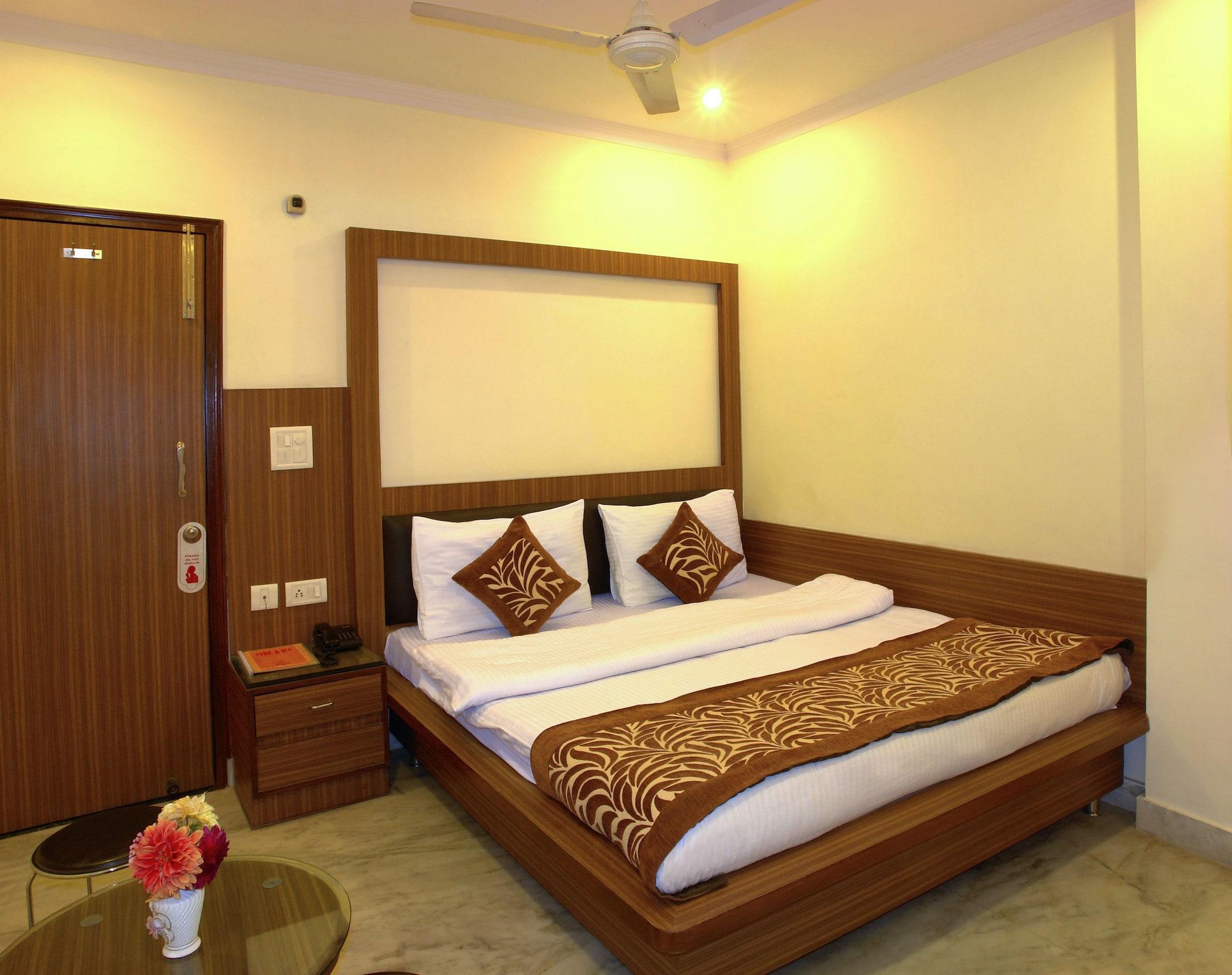 Hotel Hari Piorko New Delhi Exteriör bild