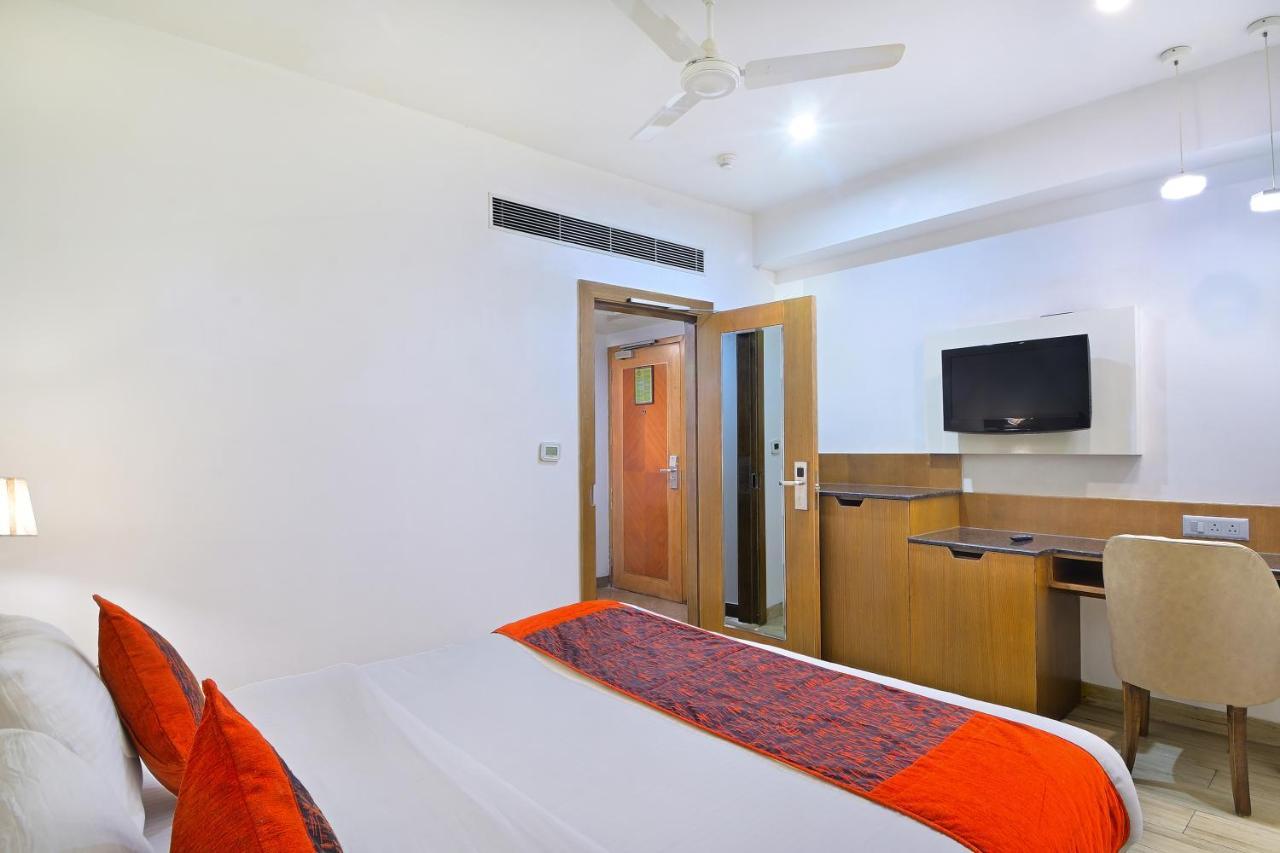 Hotel Hari Piorko New Delhi Exteriör bild