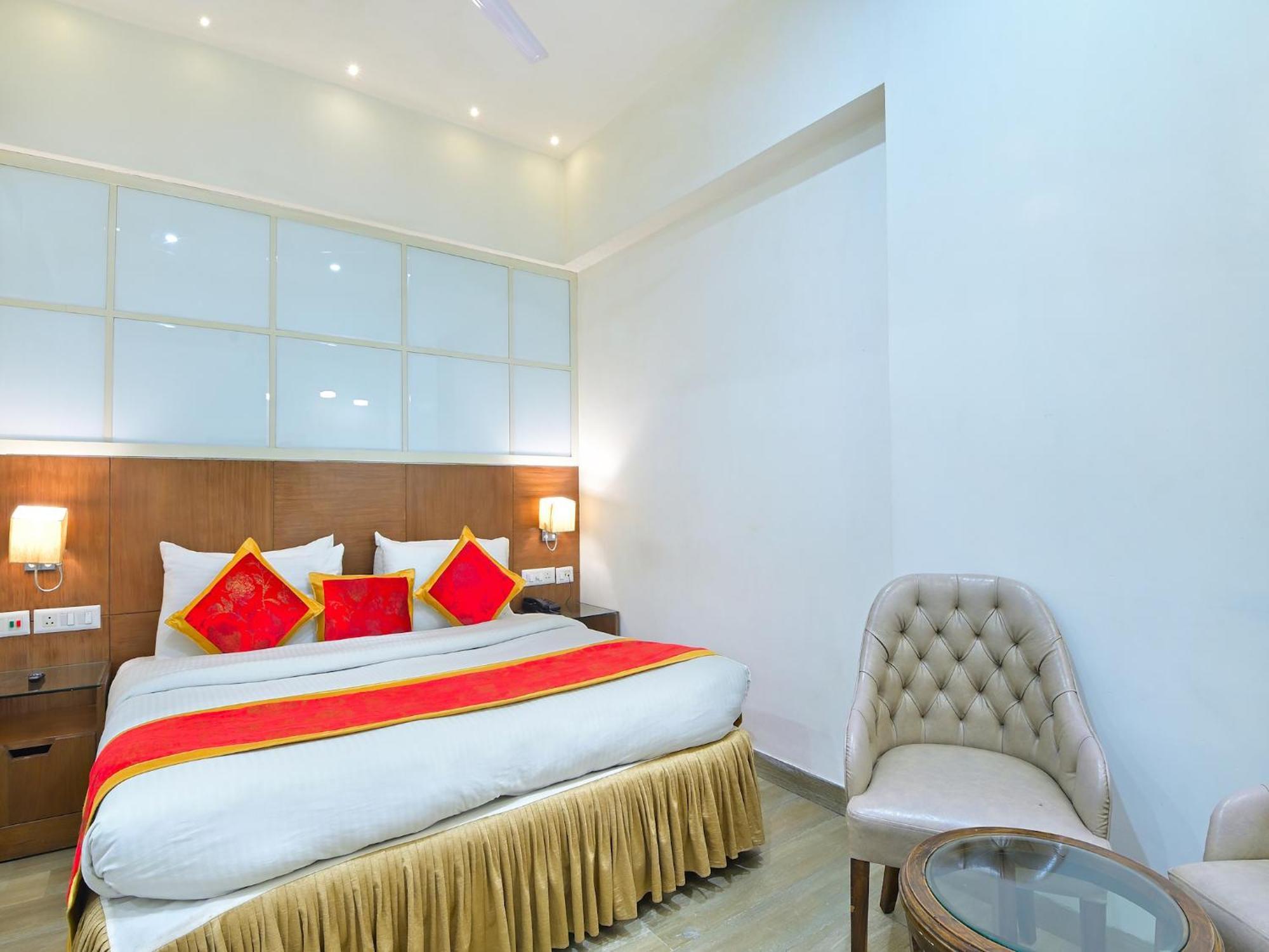 Hotel Hari Piorko New Delhi Exteriör bild