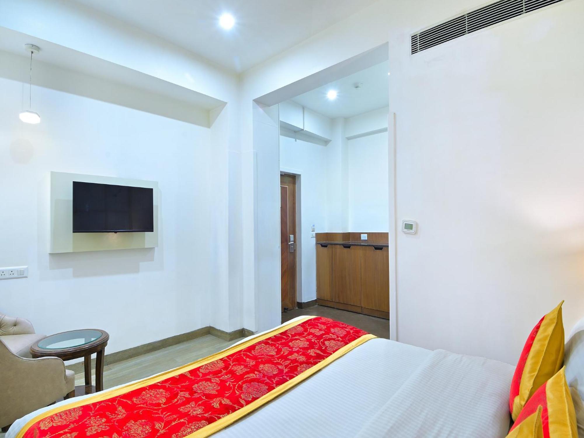 Hotel Hari Piorko New Delhi Exteriör bild