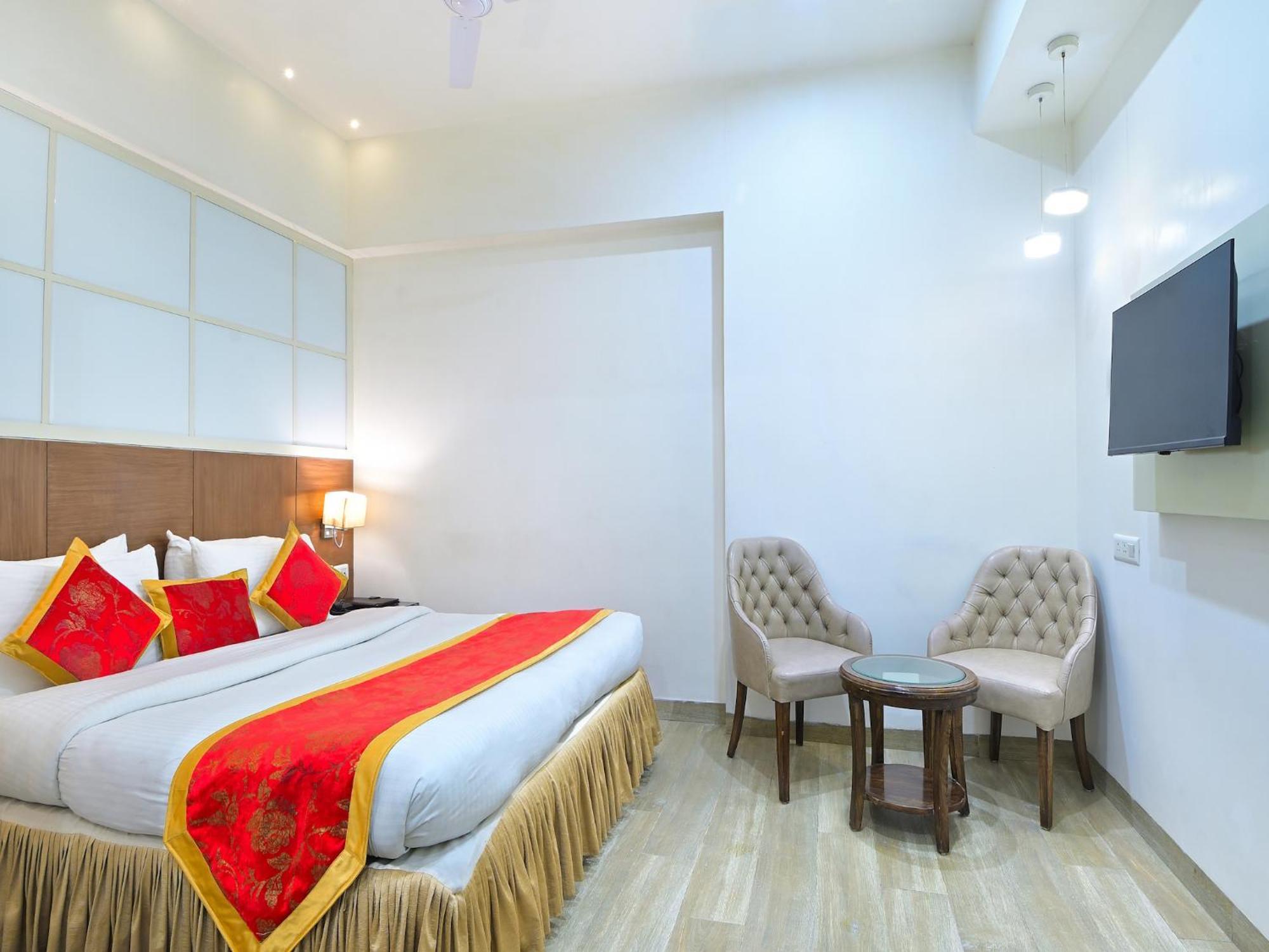 Hotel Hari Piorko New Delhi Exteriör bild