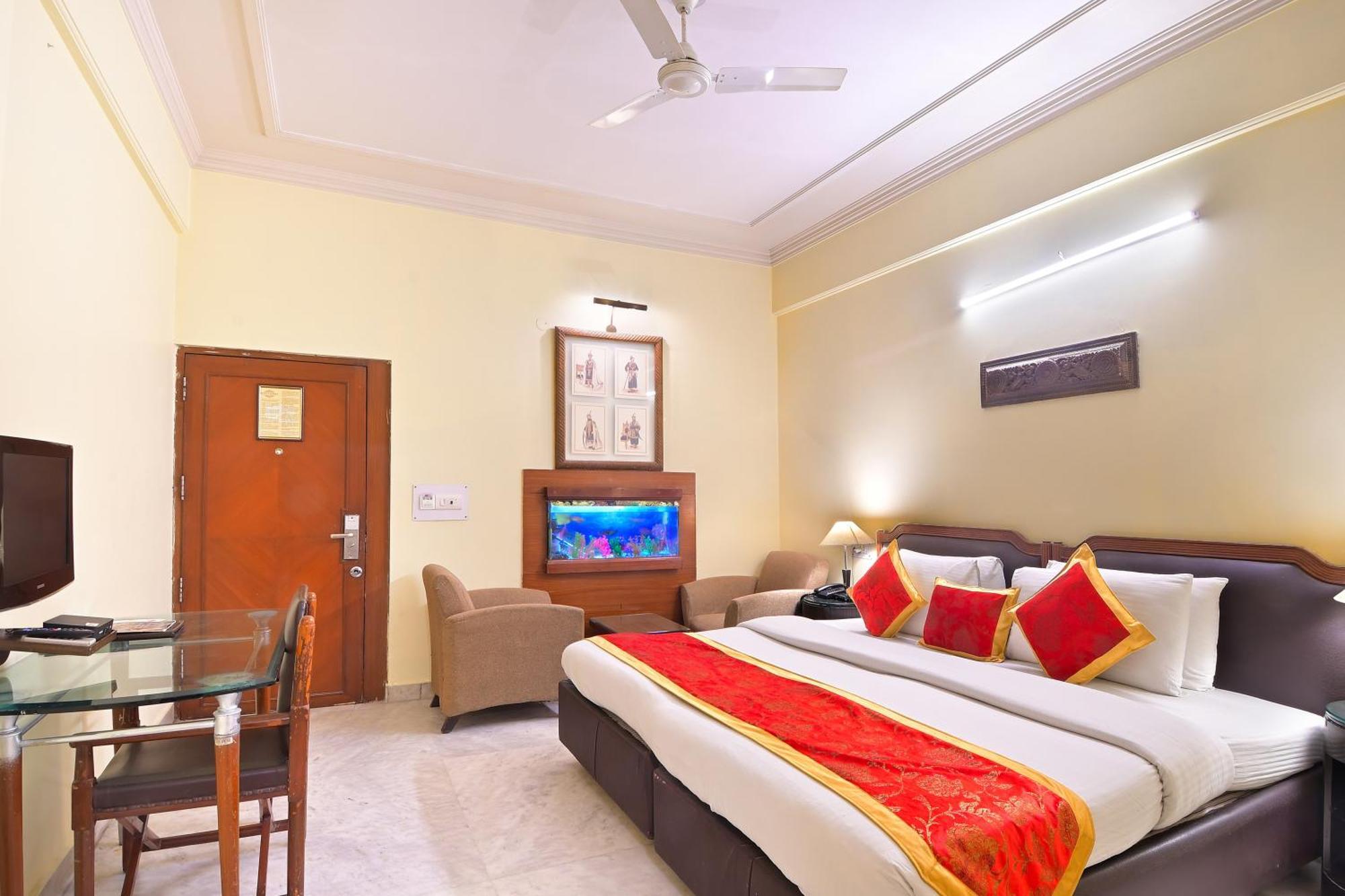 Hotel Hari Piorko New Delhi Exteriör bild