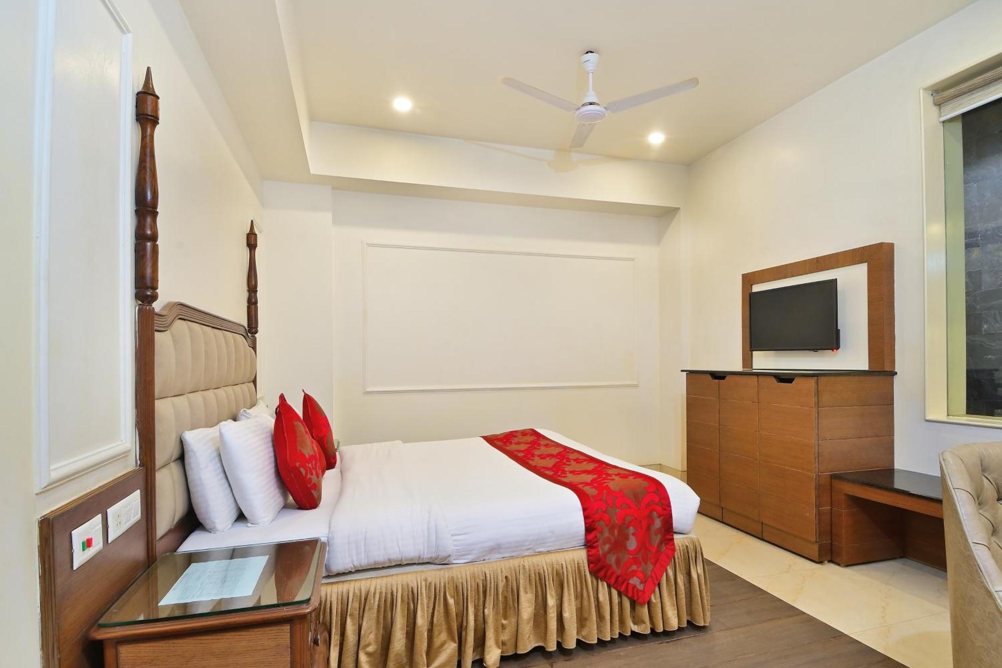 Hotel Hari Piorko New Delhi Exteriör bild