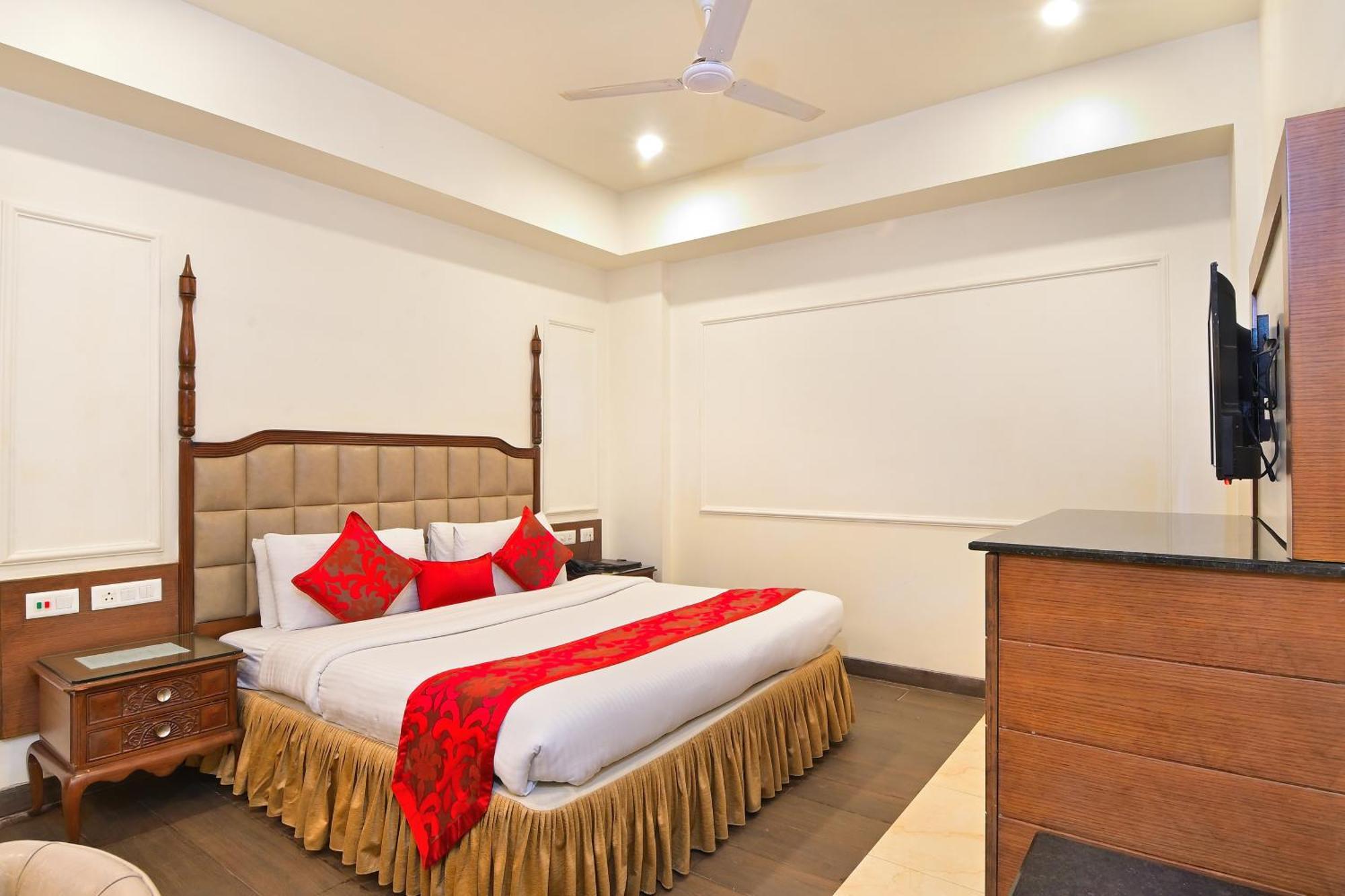 Hotel Hari Piorko New Delhi Exteriör bild