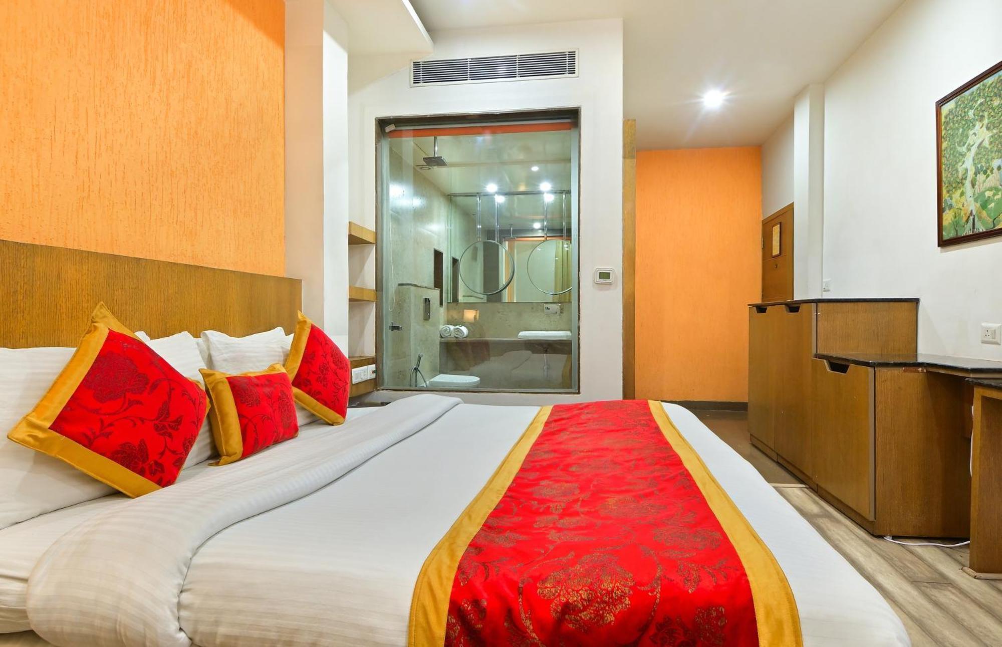Hotel Hari Piorko New Delhi Exteriör bild