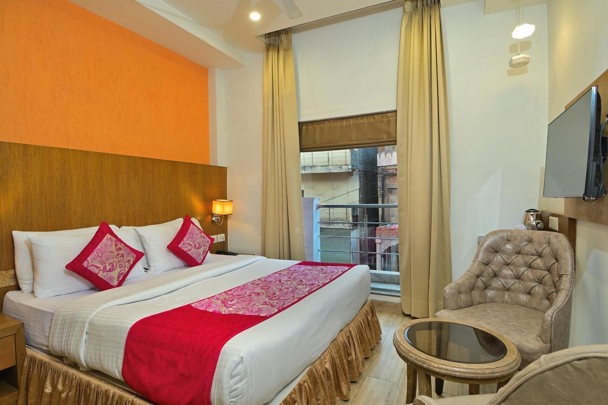 Hotel Hari Piorko New Delhi Exteriör bild