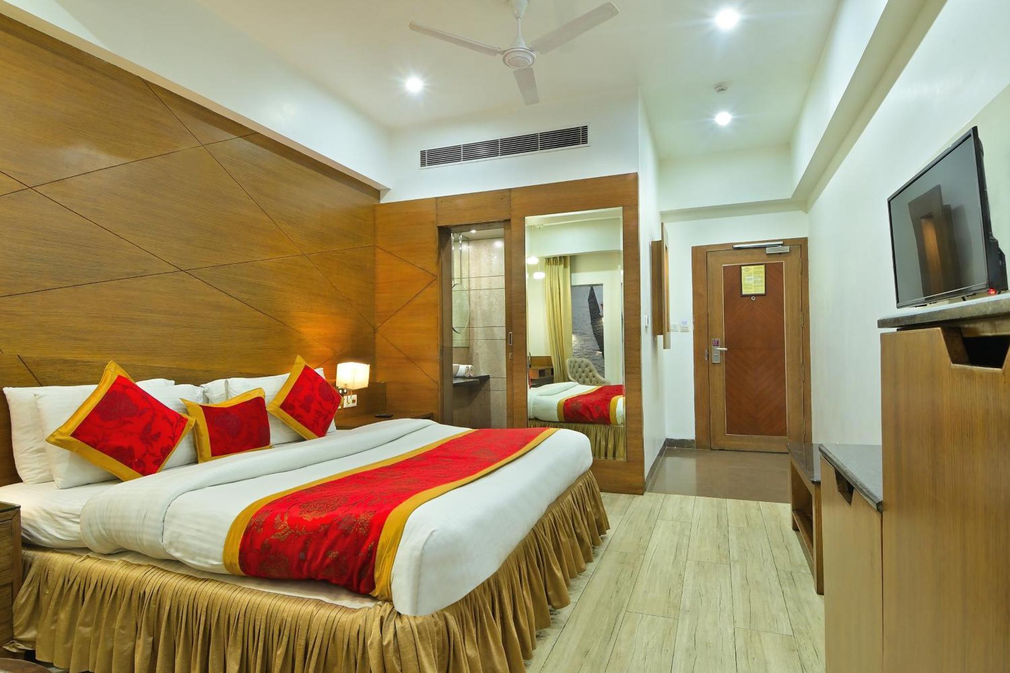 Hotel Hari Piorko New Delhi Exteriör bild