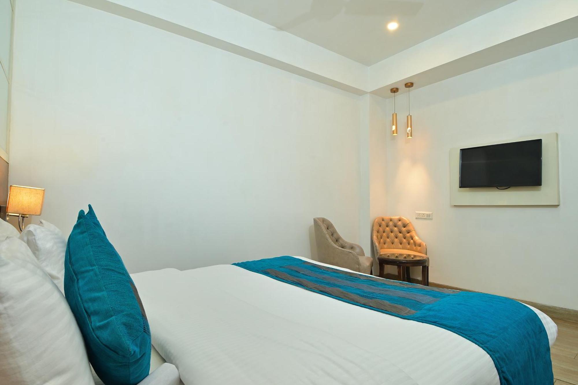 Hotel Hari Piorko New Delhi Exteriör bild