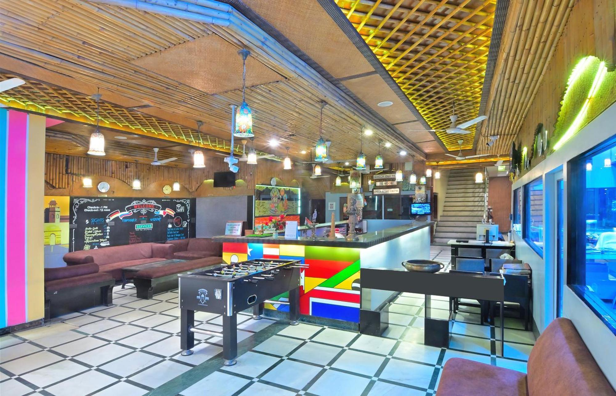 Hotel Hari Piorko New Delhi Exteriör bild
