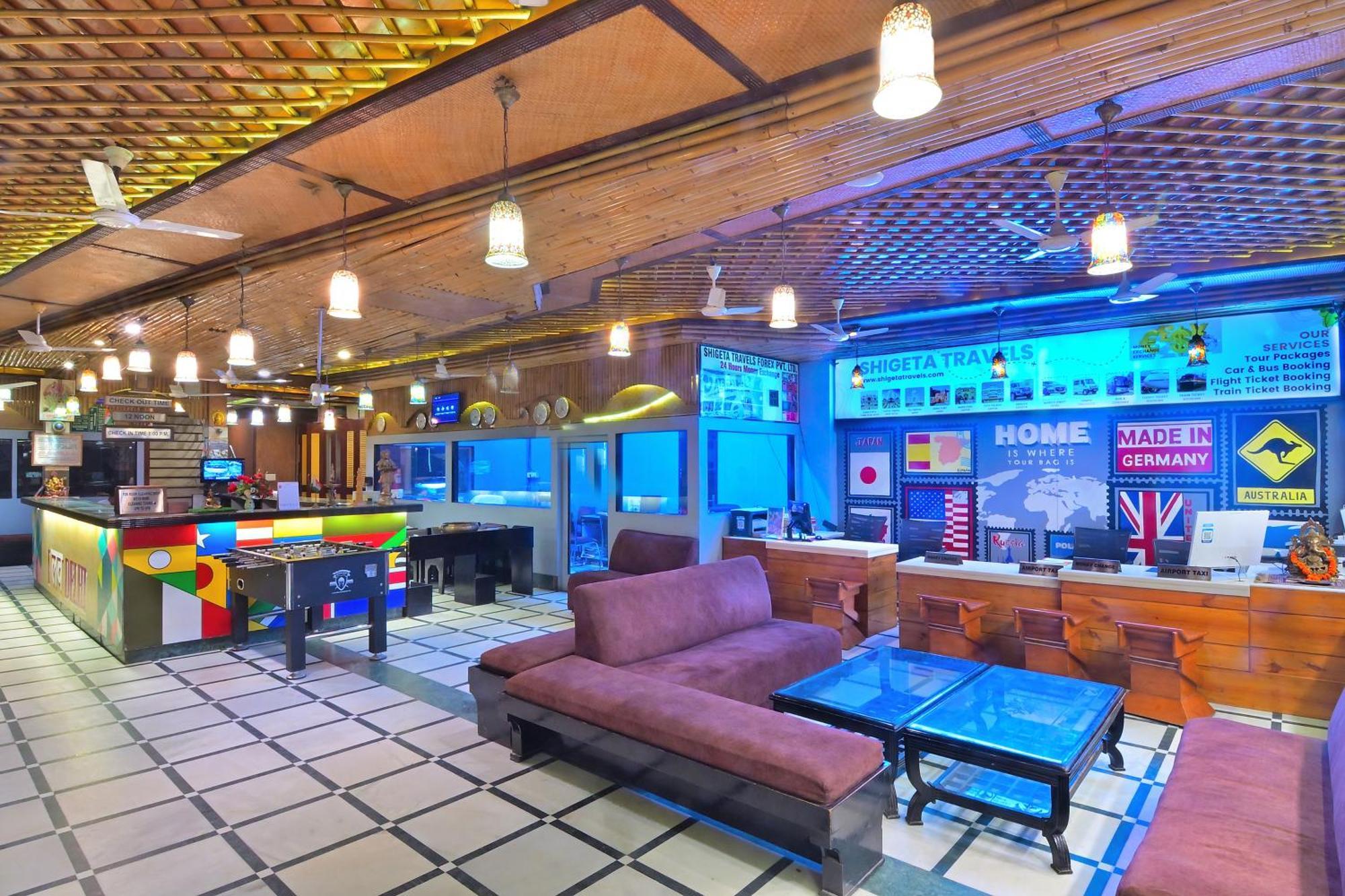 Hotel Hari Piorko New Delhi Exteriör bild